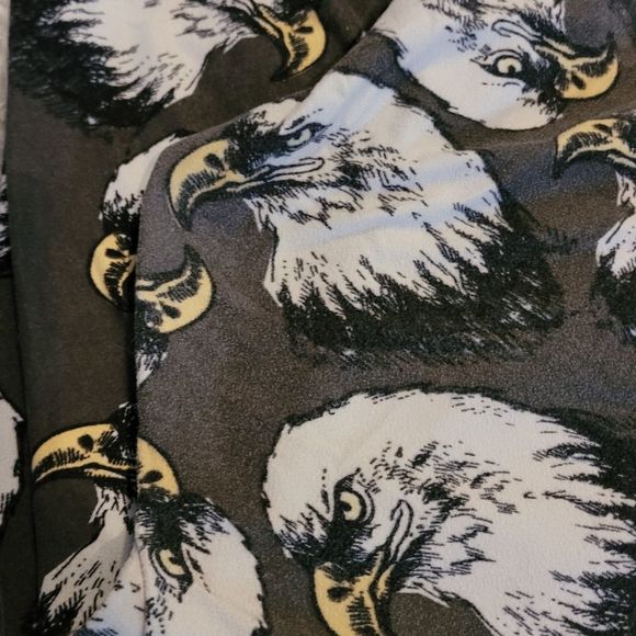 LULAROE TALL & CURVY LEGGINGS • EUC - Americana Eagle design - Picture 2 of 3